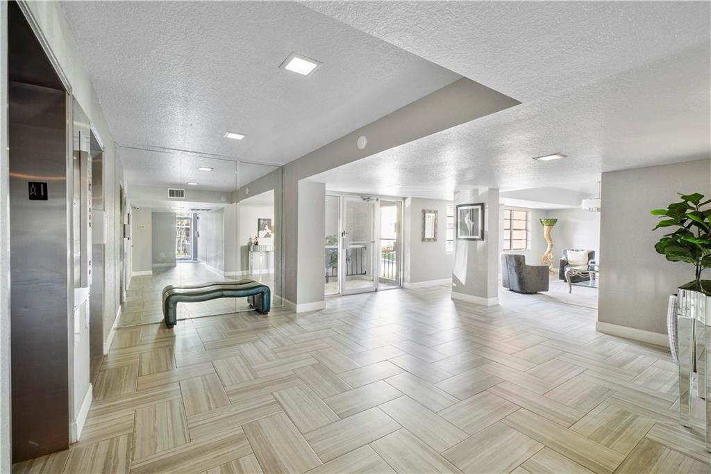 RIDGEVIEW TOWERS - Residential