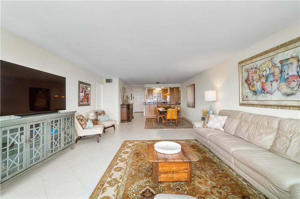 RIDGEVIEW TOWERS - Residential