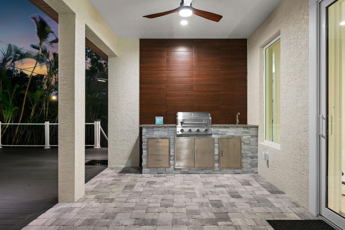1026 - SOUTH VENICE UNIT 28 - Residential