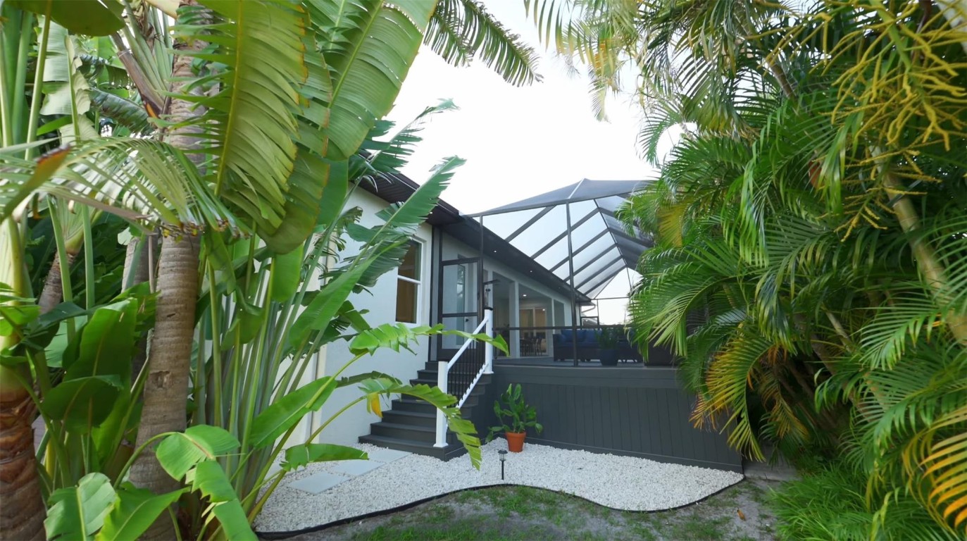 1026 - SOUTH VENICE UNIT 28 - Residential