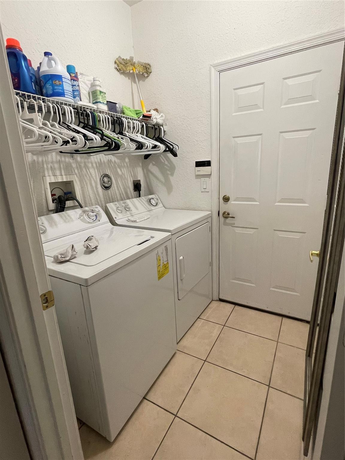 Lakeview West 158-44 B - Residential Lease