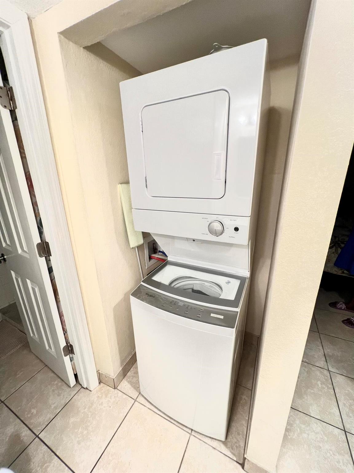 MIDPORT PLACE II, A CONDO - Residential