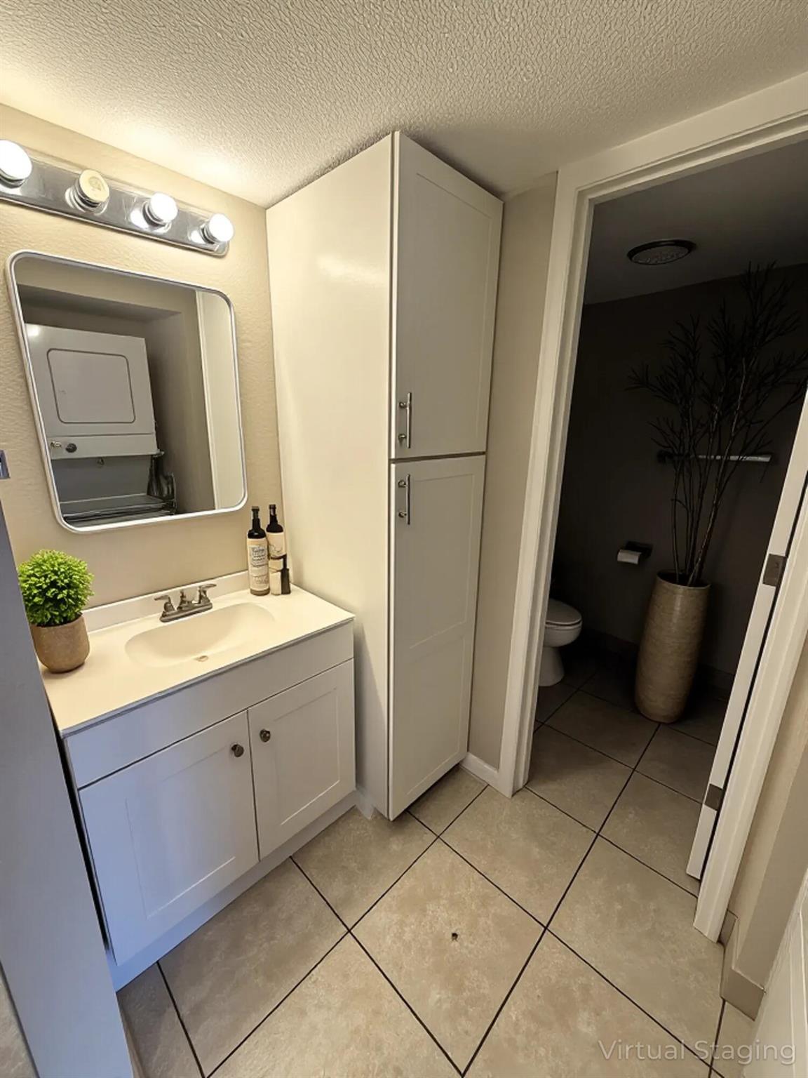 MIDPORT PLACE II, A CONDO - Residential