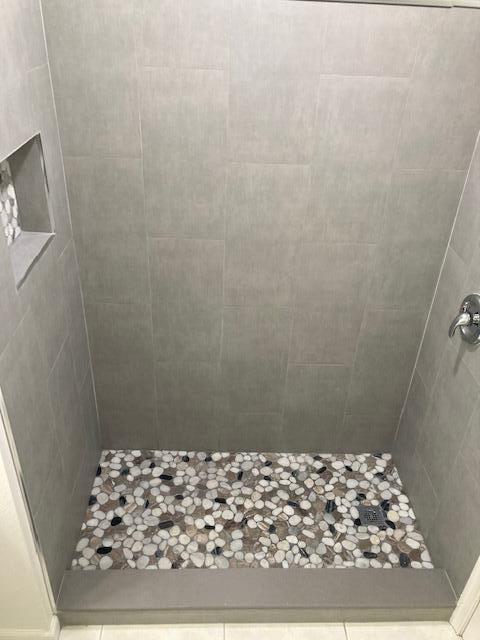 CASTLE PINES CONDOMINIUM - Residential Lease