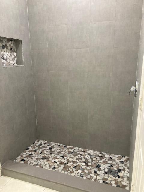 CASTLE PINES CONDOMINIUM - Residential Lease