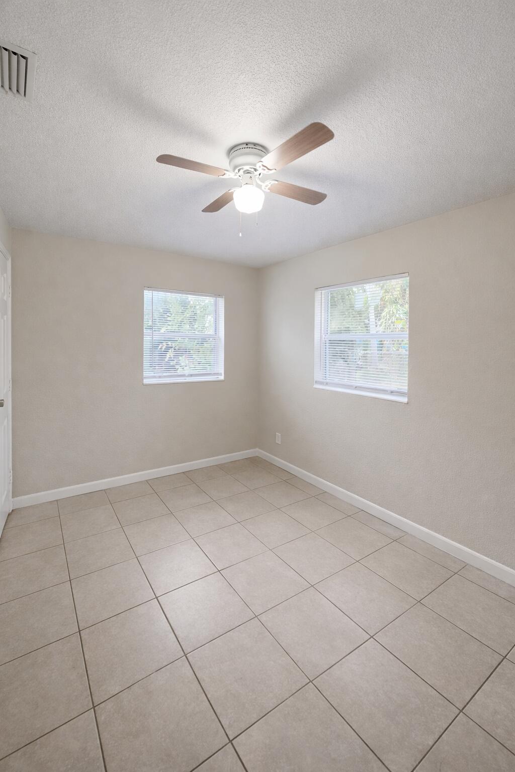 FEDERAL GARDENS 1 - Residential Lease