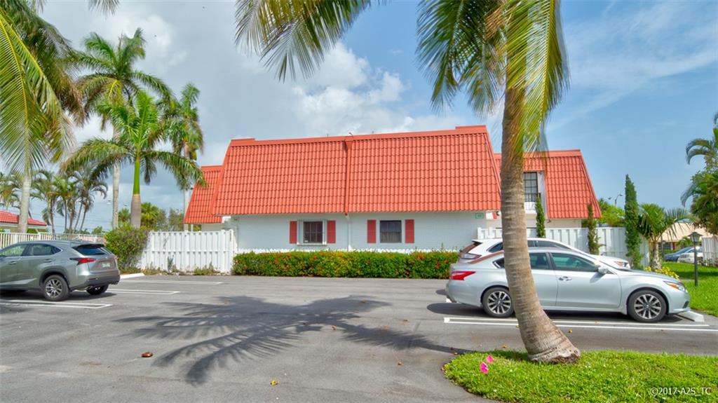 Golfview Harbour Townhous - Residential