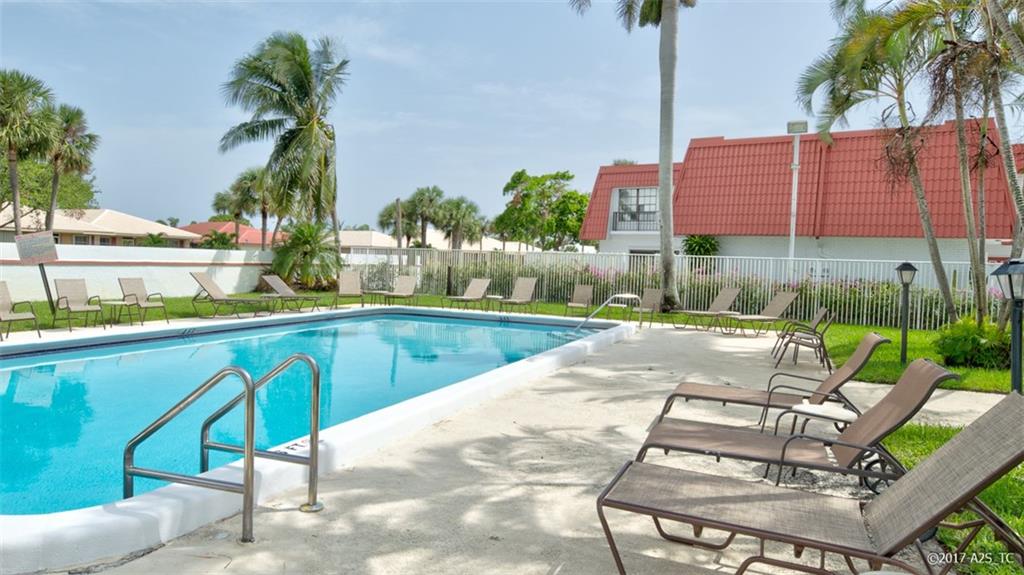 Golfview Harbour Townhous - Residential