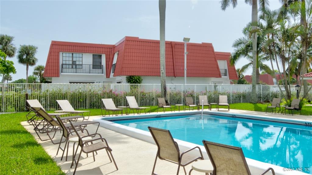 Golfview Harbour Townhous - Residential