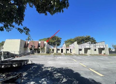 8921 Palm Tree Lane 8921 Pembroke Pines FL 33024