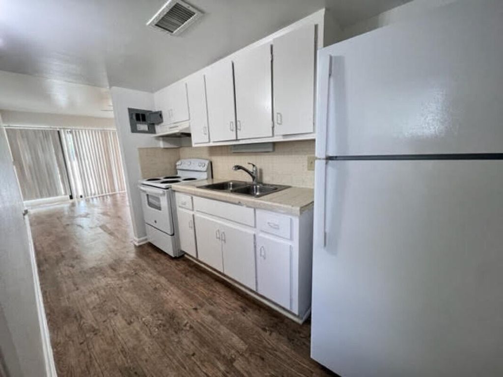 Photo of 1790 SE 23rd Avenue #6a, Fort Lauderdale, FL 33316 (MLS # B26003586)