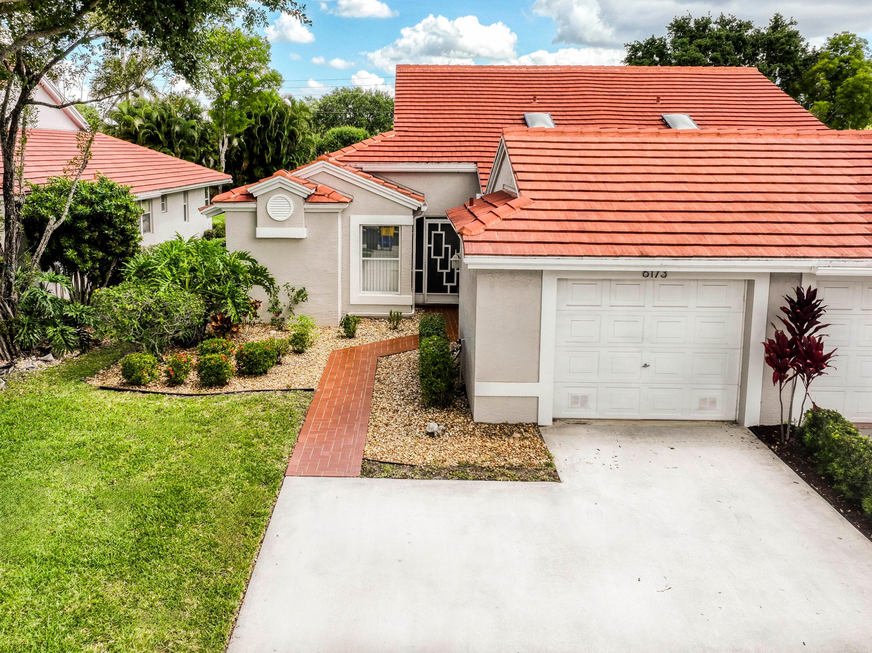 Coral Lakes - Residential