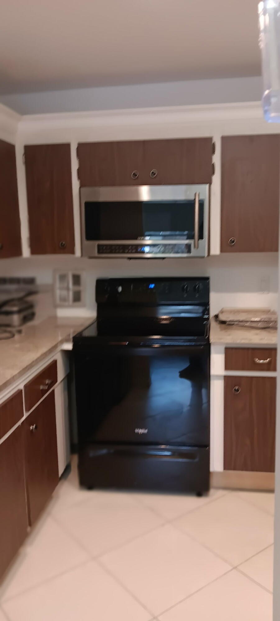 STRATFORD CONDOMINIUM - Residential Lease