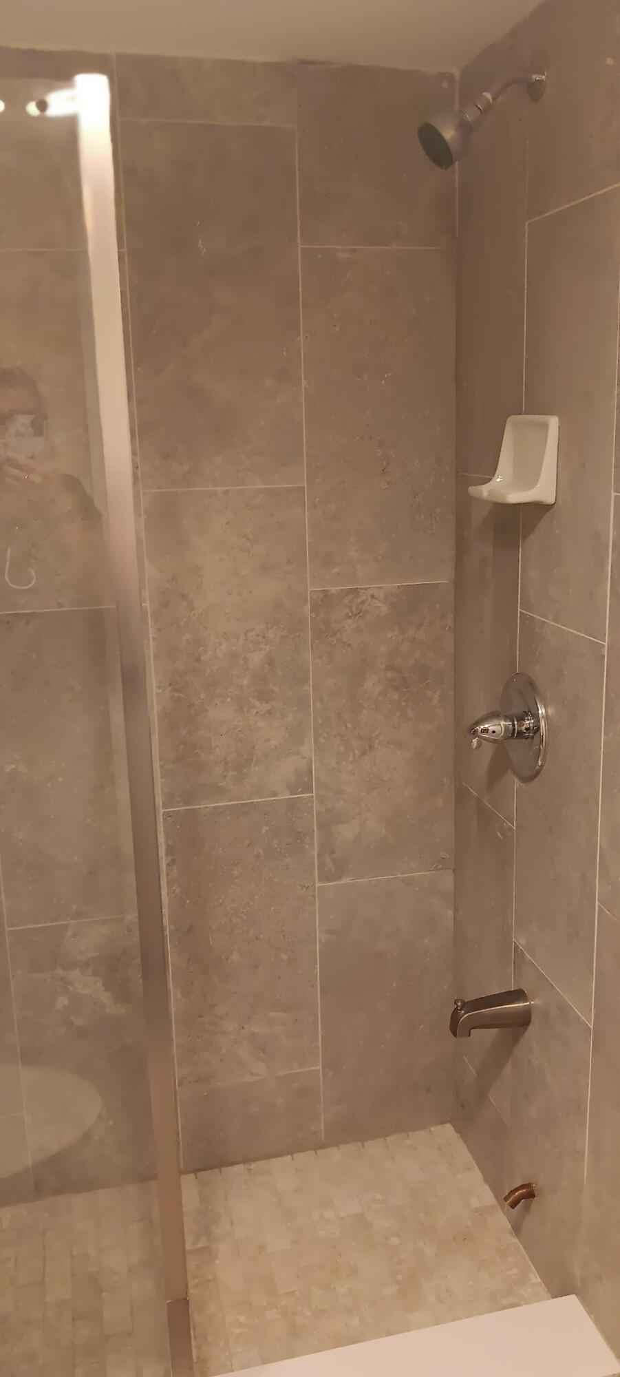 STRATFORD CONDOMINIUM - Residential Lease