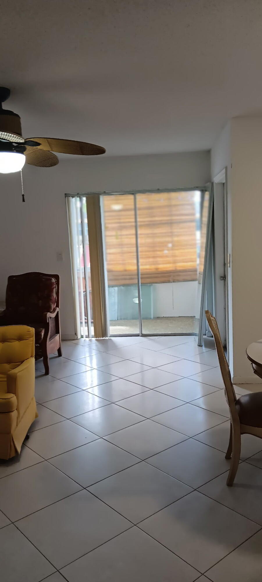 STRATFORD CONDOMINIUM - Residential Lease