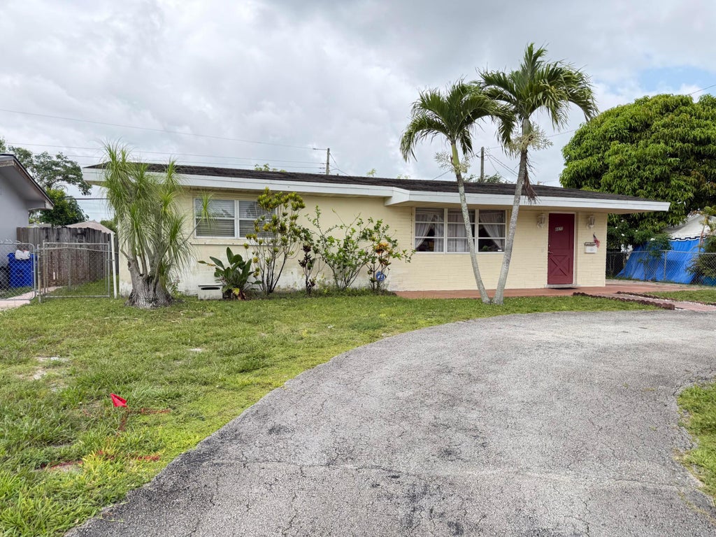 Photo of 8870 Taft Street, Pembroke Pines, FL 33024 (MLS # F10556474)