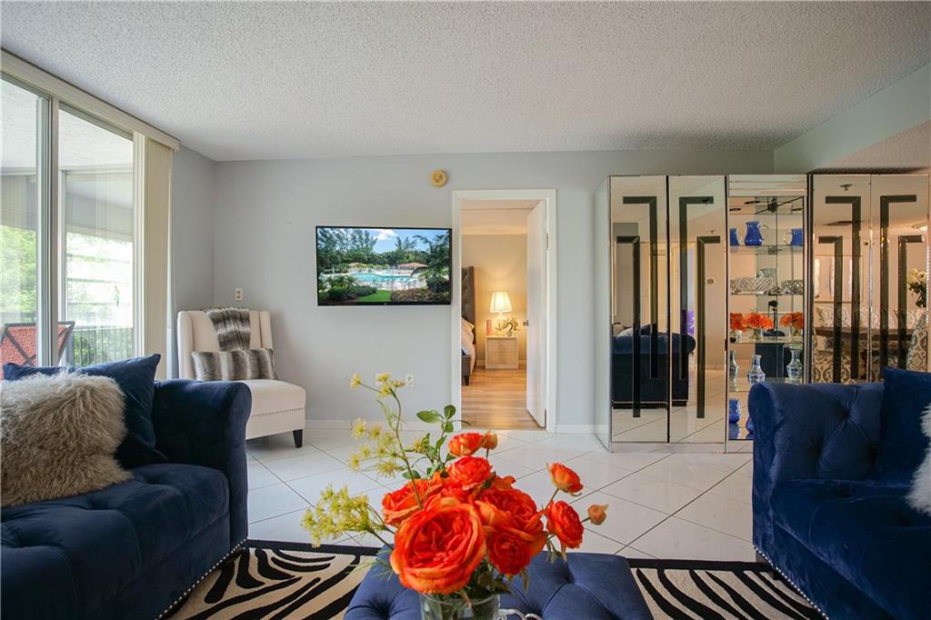 18TH HOLE - Residential