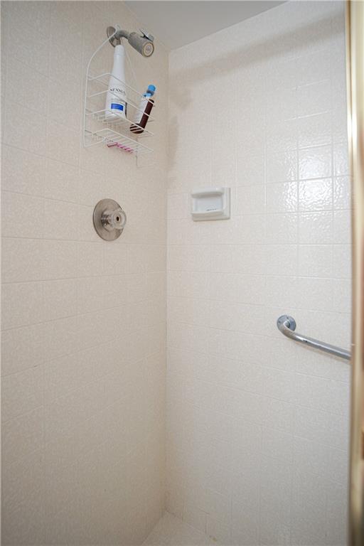 18TH HOLE - Residential