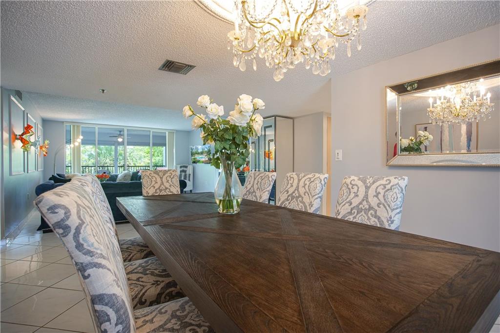 18TH HOLE - Residential