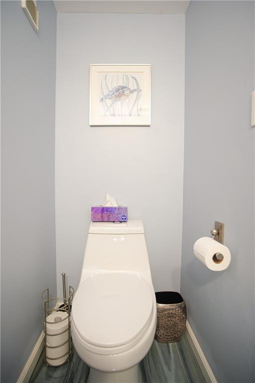 18TH HOLE - Residential