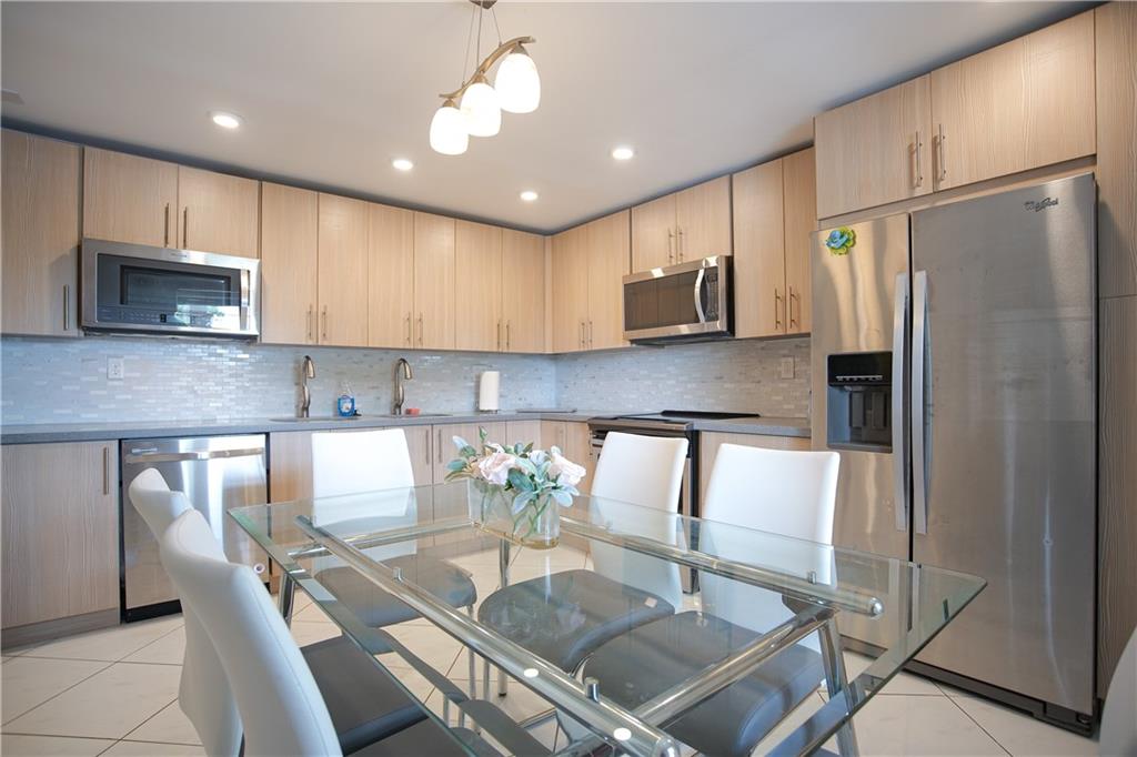 18TH HOLE - Residential