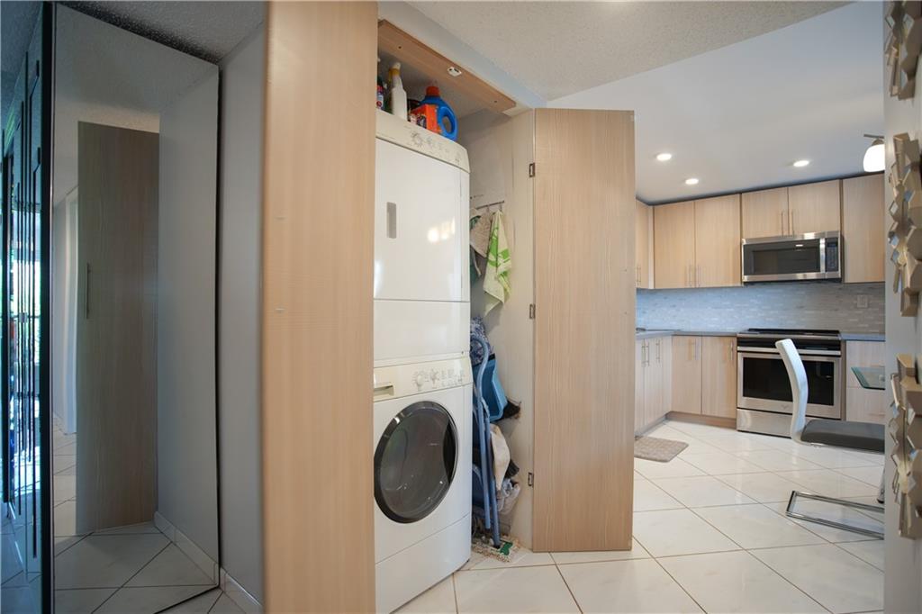 18TH HOLE - Residential