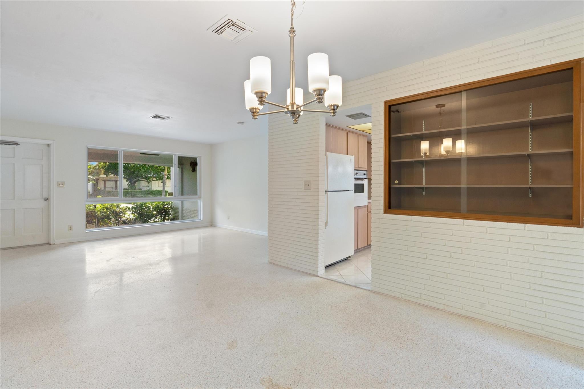 IMPERIAL POINT 2 SEC - Residential