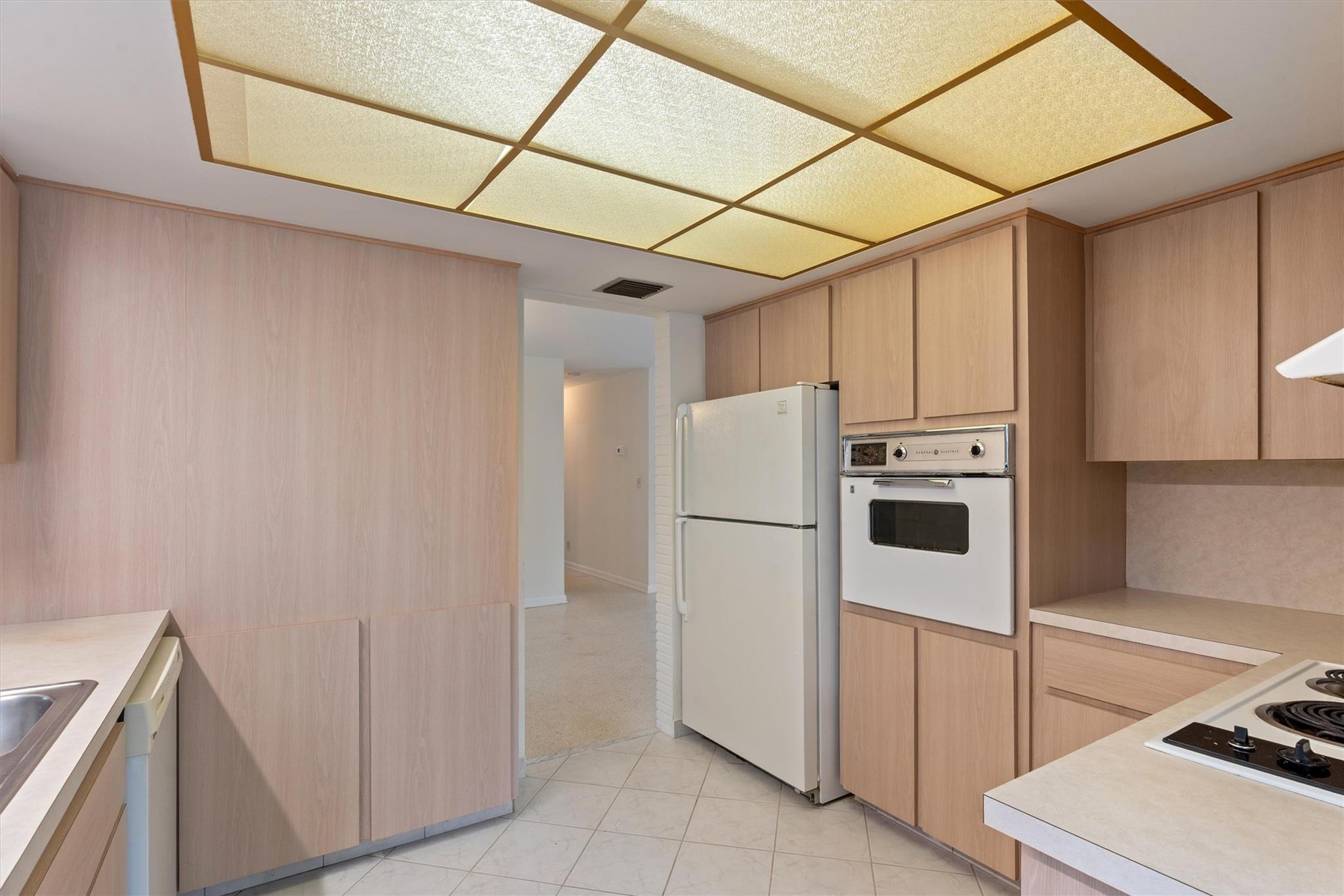 IMPERIAL POINT 2 SEC - Residential