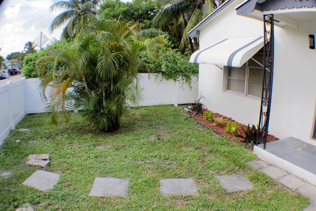Photo of 128 S C Street W #Front Unit, Lake Worth Beach, FL 33460 (MLS # R11022603)