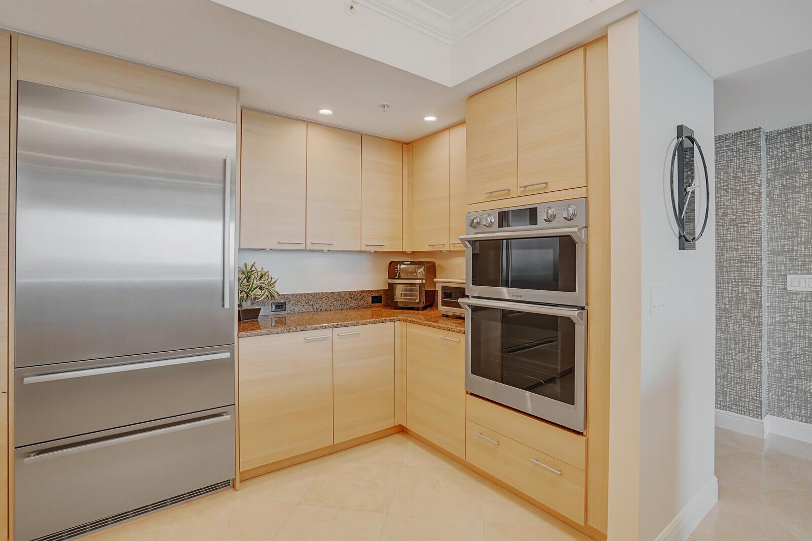 PLAZA AT OCEANSIDE (THE) - Residential Lease