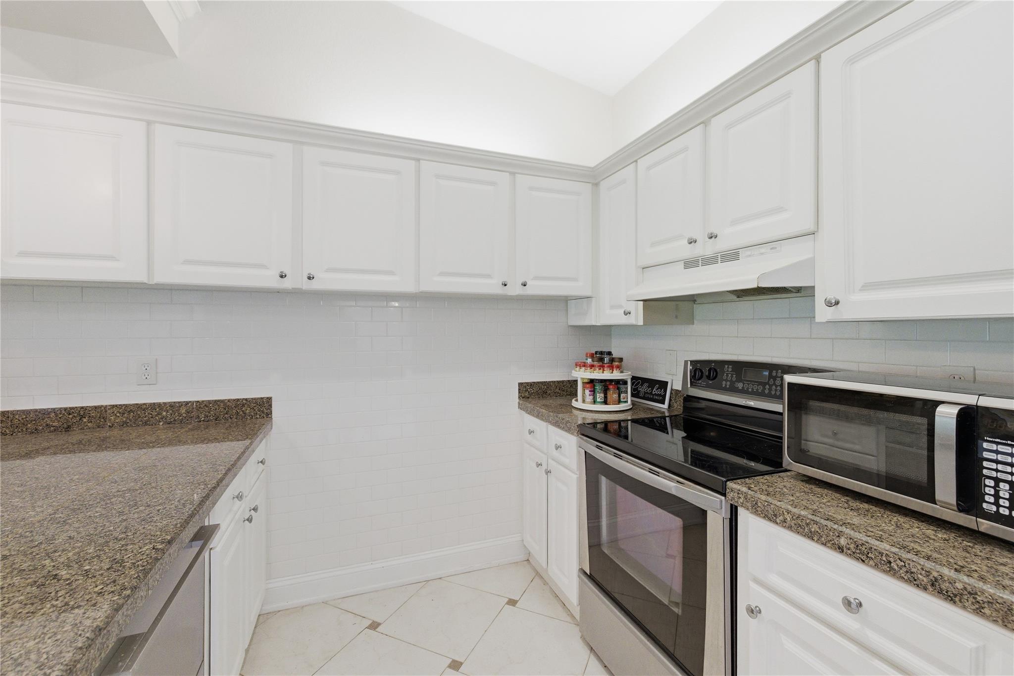 BOYNTON LAKES 3 - Residential