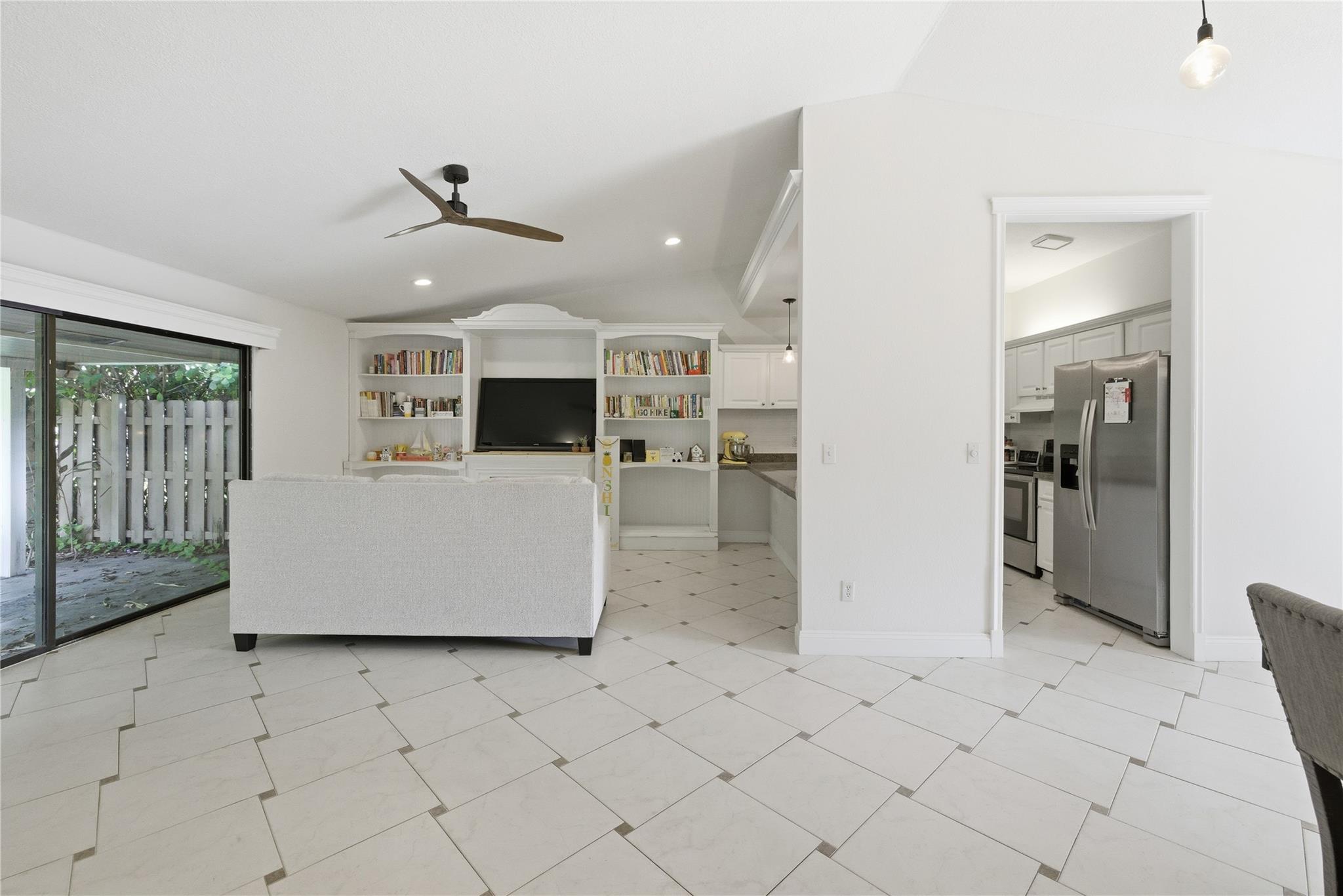 BOYNTON LAKES 3 - Residential