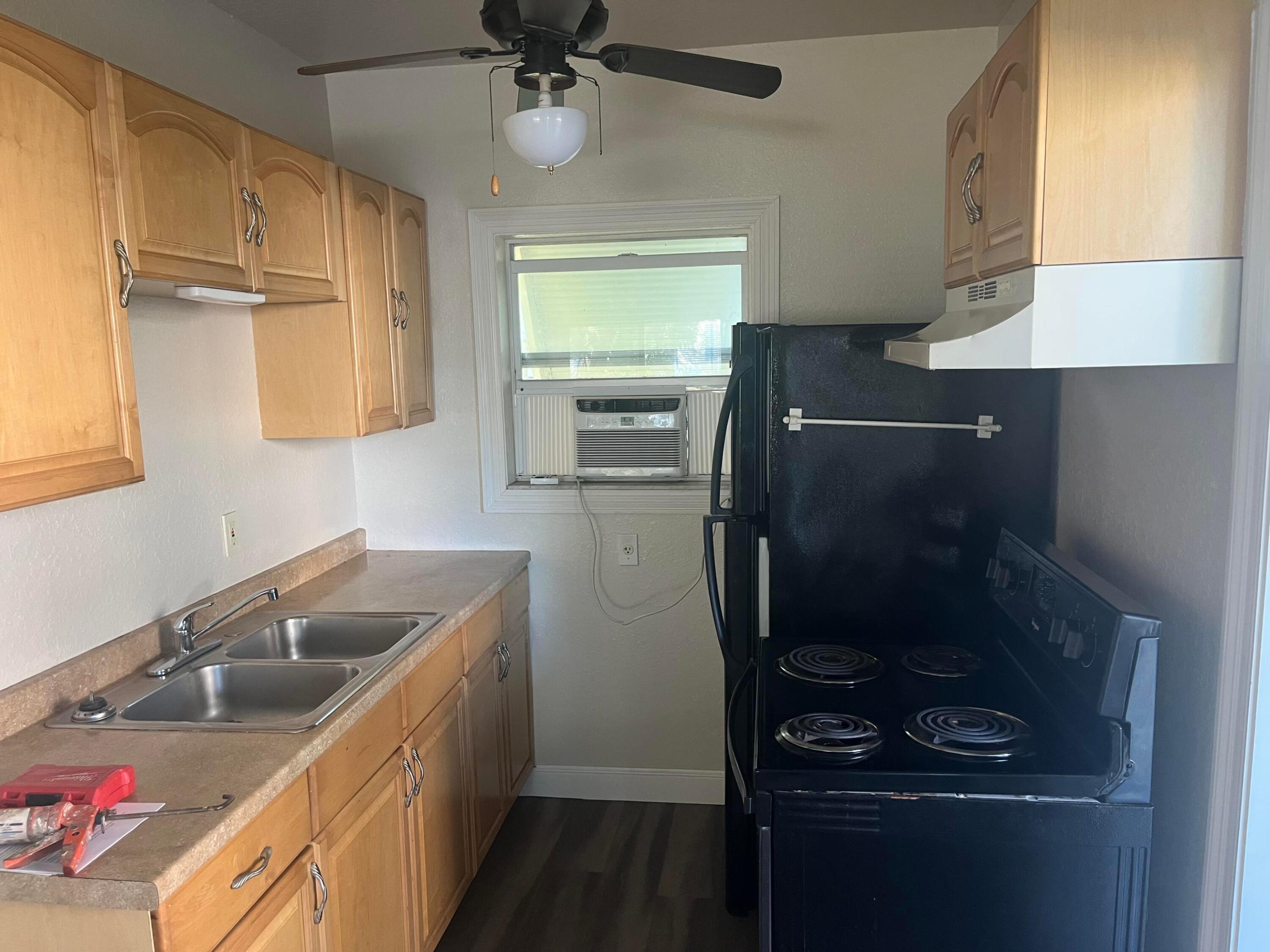 S/D OF 21-44-43, LT 1 BLK 34 OF W 1/2 IN - Residential Income