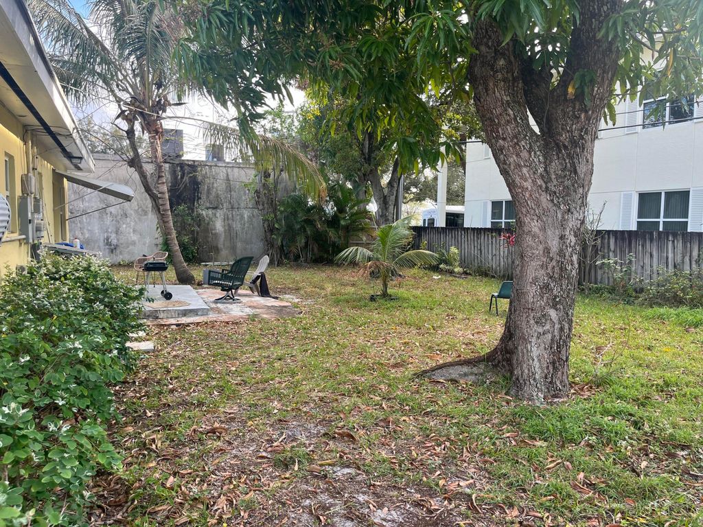 Photo of 211 N A Street, Lake Worth Beach, FL 33460 (MLS # B26013828)