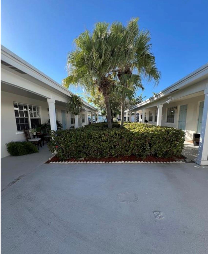 Available now… The lamplighter 1/1 unit is just a couple of short blocks from the ocean at Lauderdale-by-the-Sea. Close to shopping/dining and beach. Tile flooring throughout this unit. One assigned parking space included. Laundry facilities on site.
