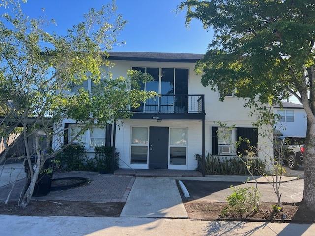 CUTE, NEWLY REMODELED CBS MUILTI FAMILY HOME. CERAMIC TILE THROUGHTOUT LIVING AREAS. CAN BE