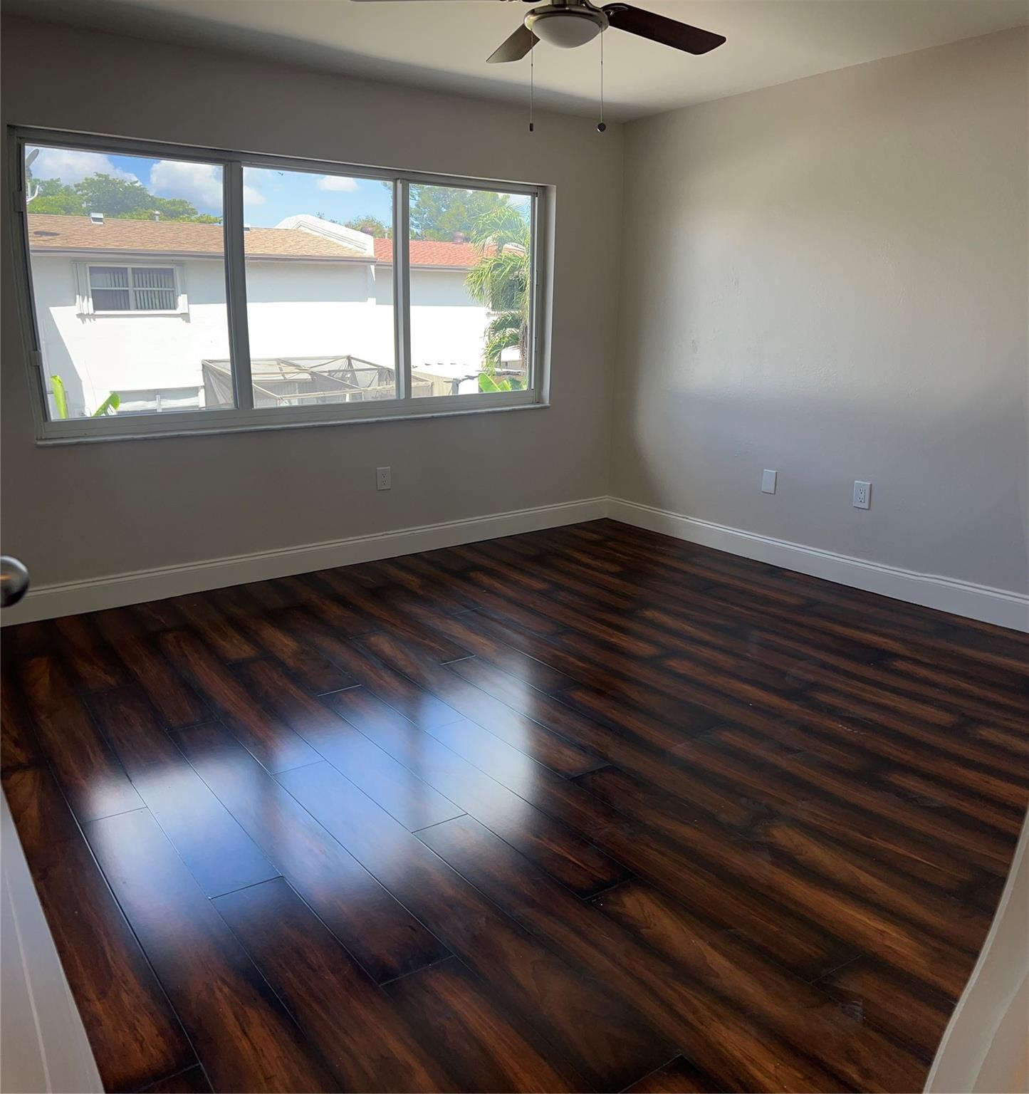 SNAPPER CREEK TOWNHOUSES - Residential Lease