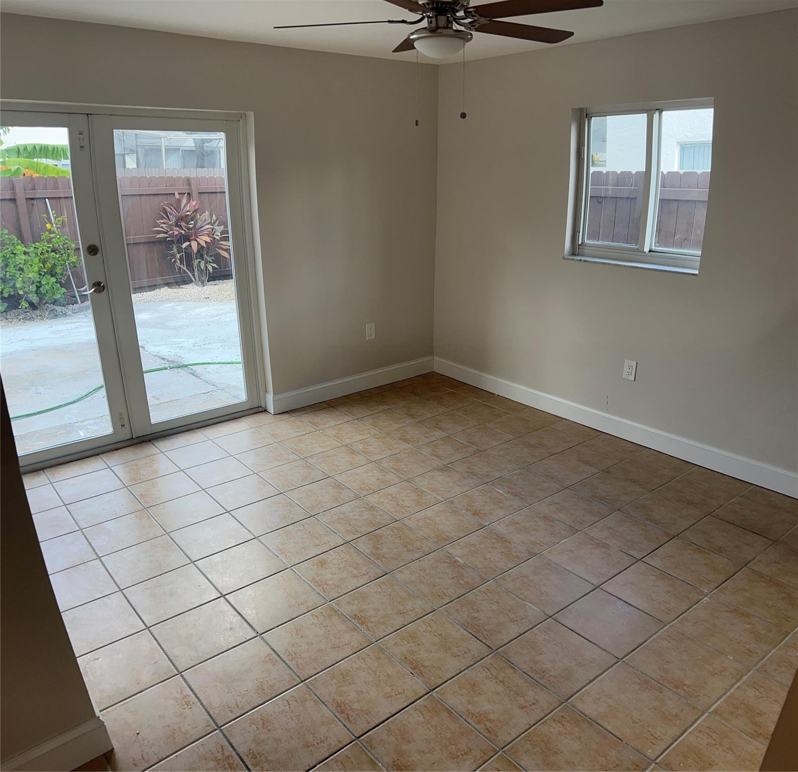 SNAPPER CREEK TOWNHOUSES - Residential Lease