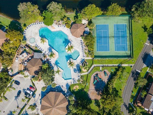 SNAPPER CREEK TOWNHOUSES - Residential Lease