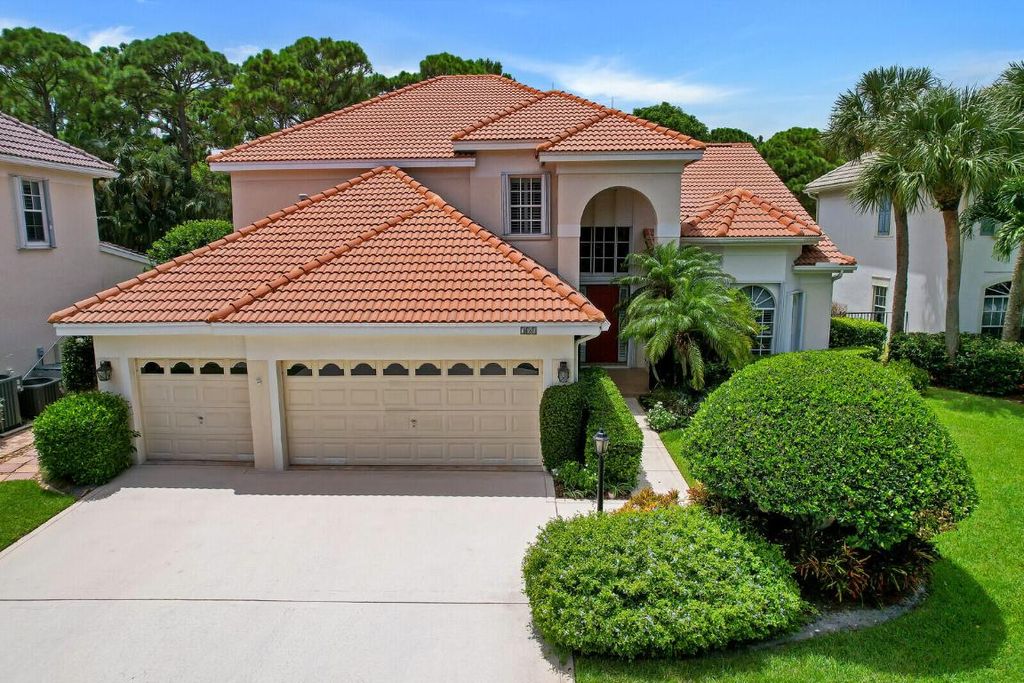 Photo of 181 Satinwood Lane, Palm Beach Gardens, FL 33410 (MLS # R10933911)