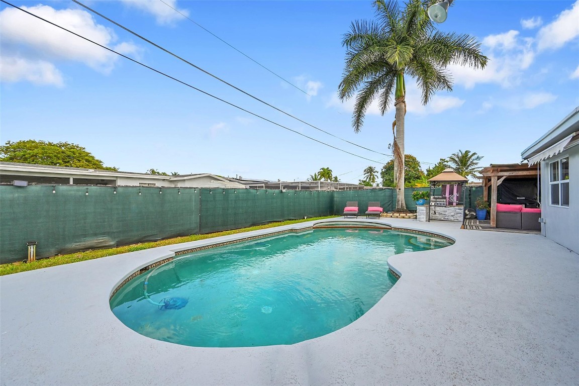 SUNRISE GOLF VILLAGE - Residential