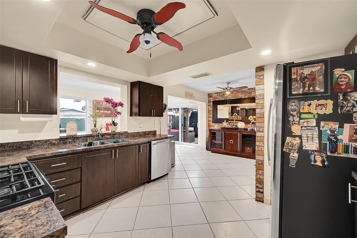 SUNRISE GOLF VILLAGE - Residential