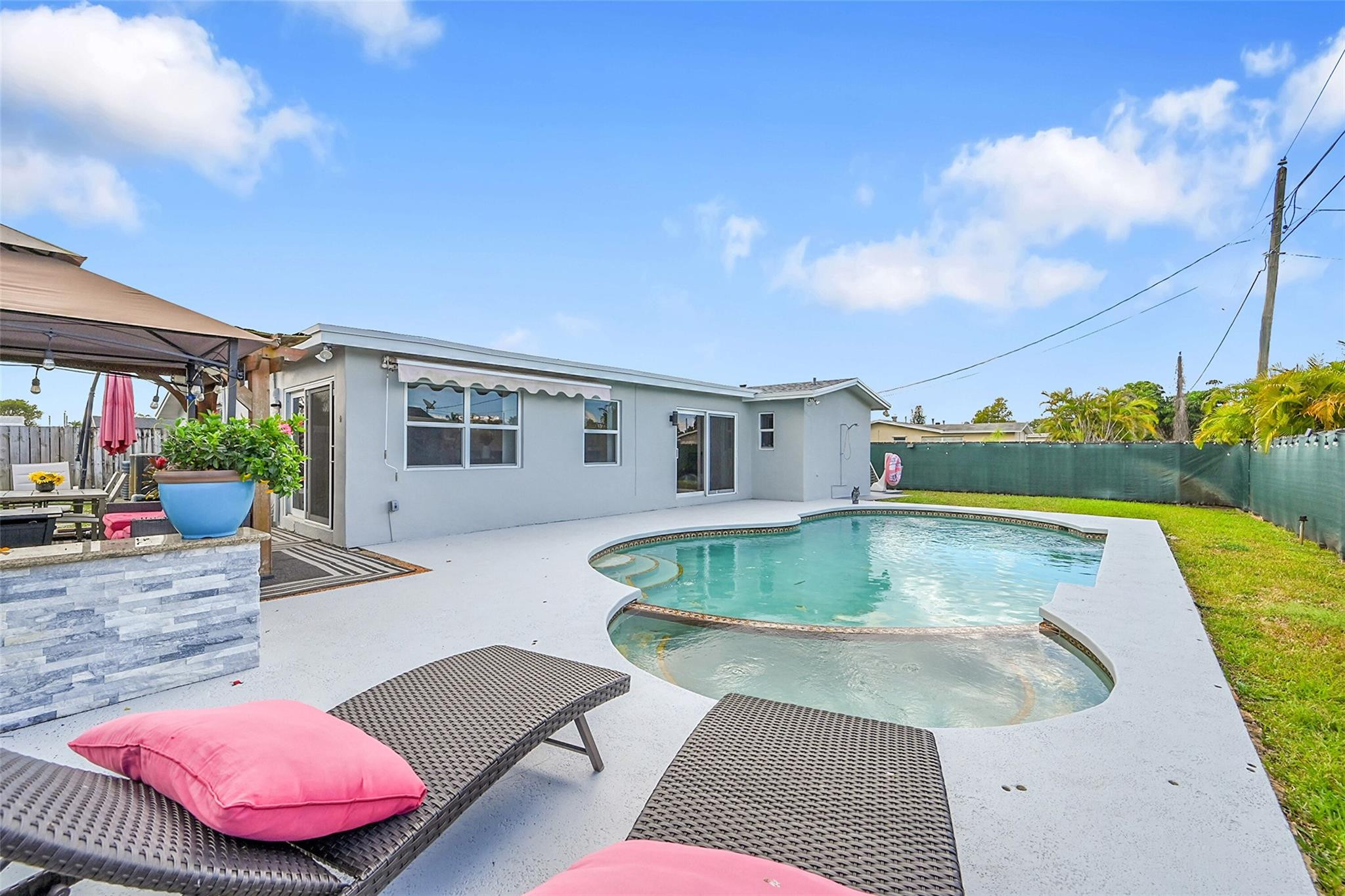 SUNRISE GOLF VILLAGE - Residential