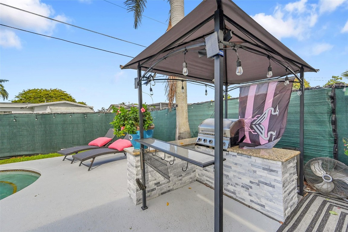 SUNRISE GOLF VILLAGE - Residential