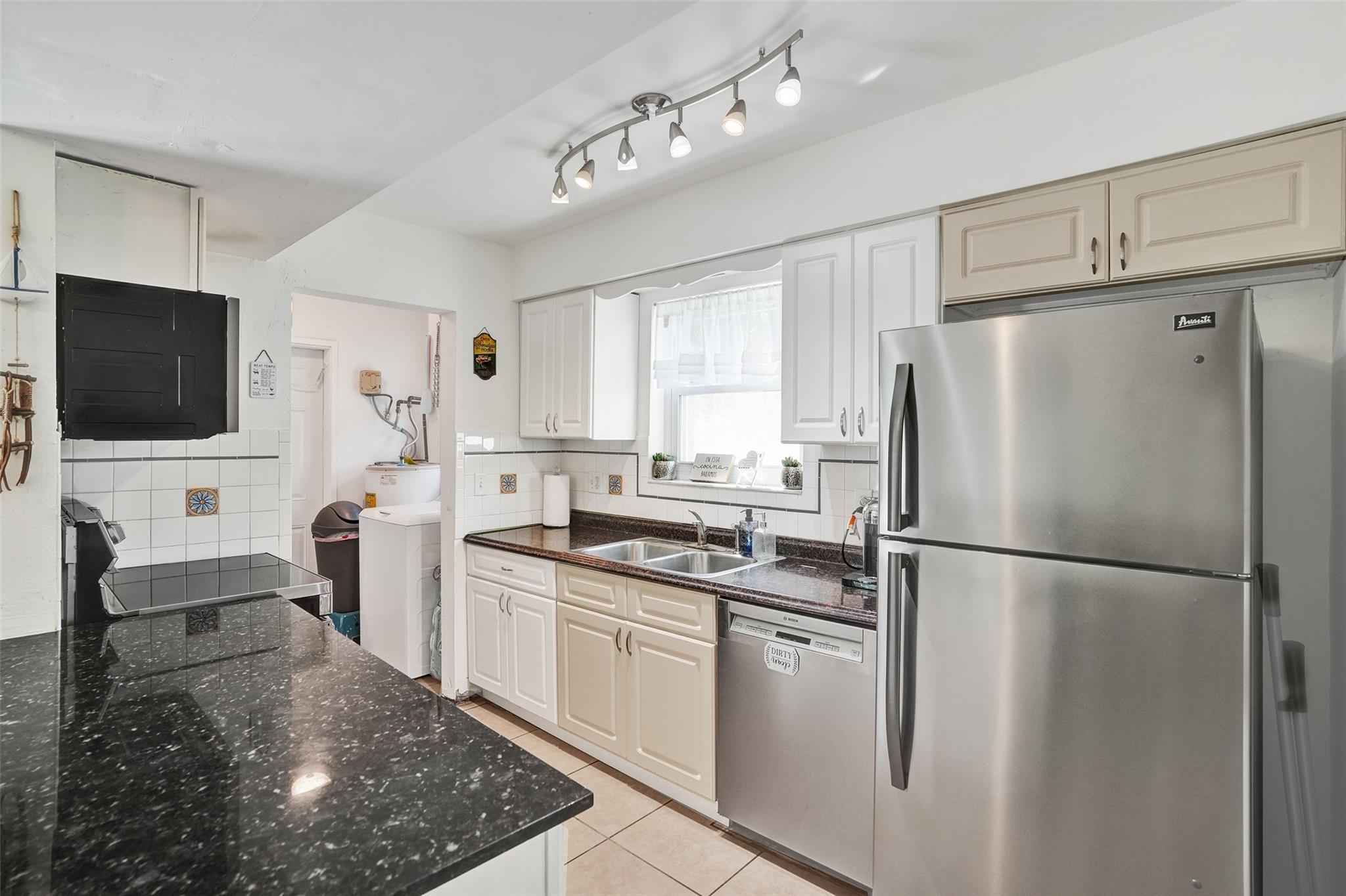 View photos, virtual tours, details... 3640 SW 21st Ct