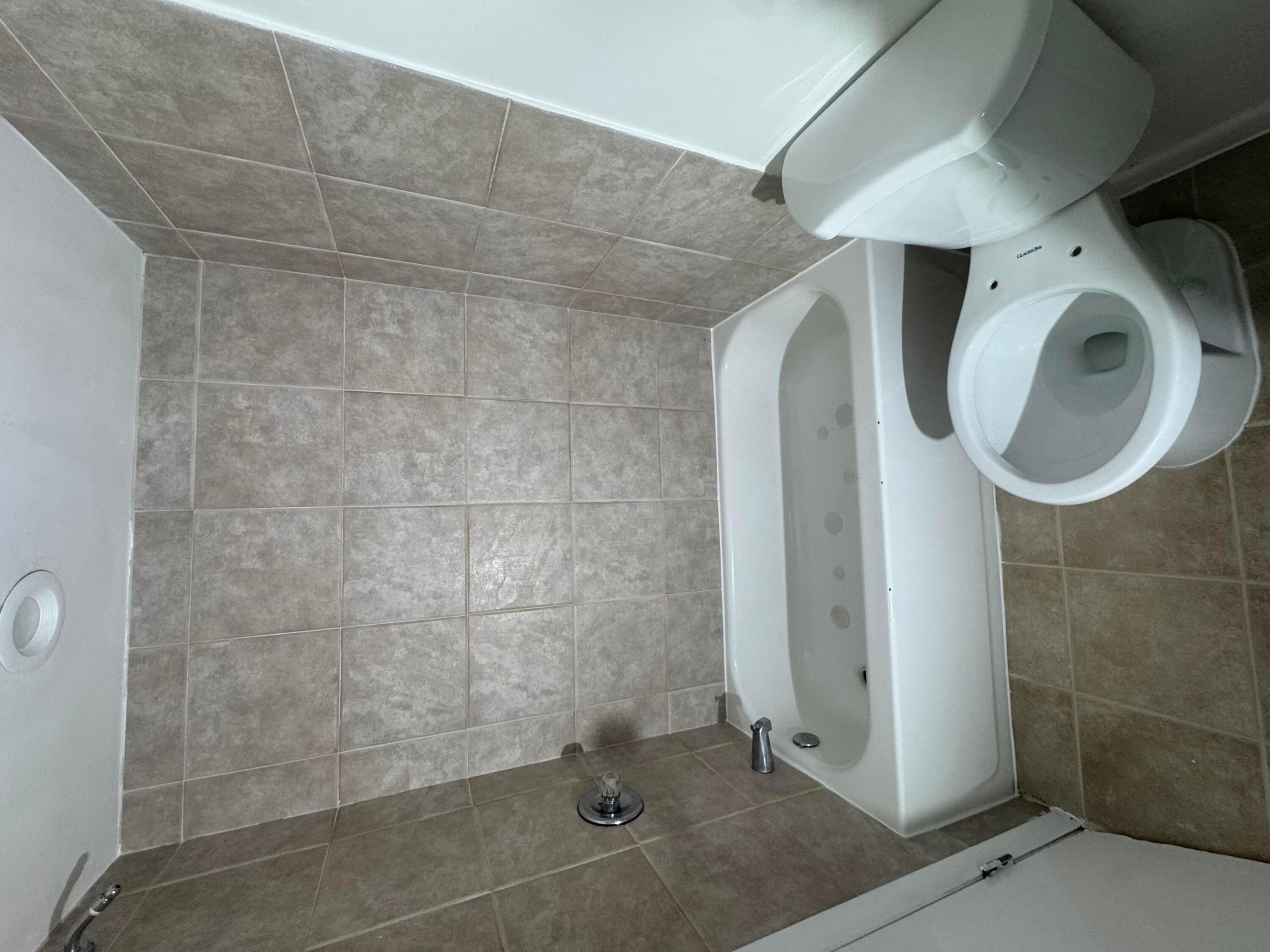 PALM BEACH FARMS CO 7 - Residential Lease