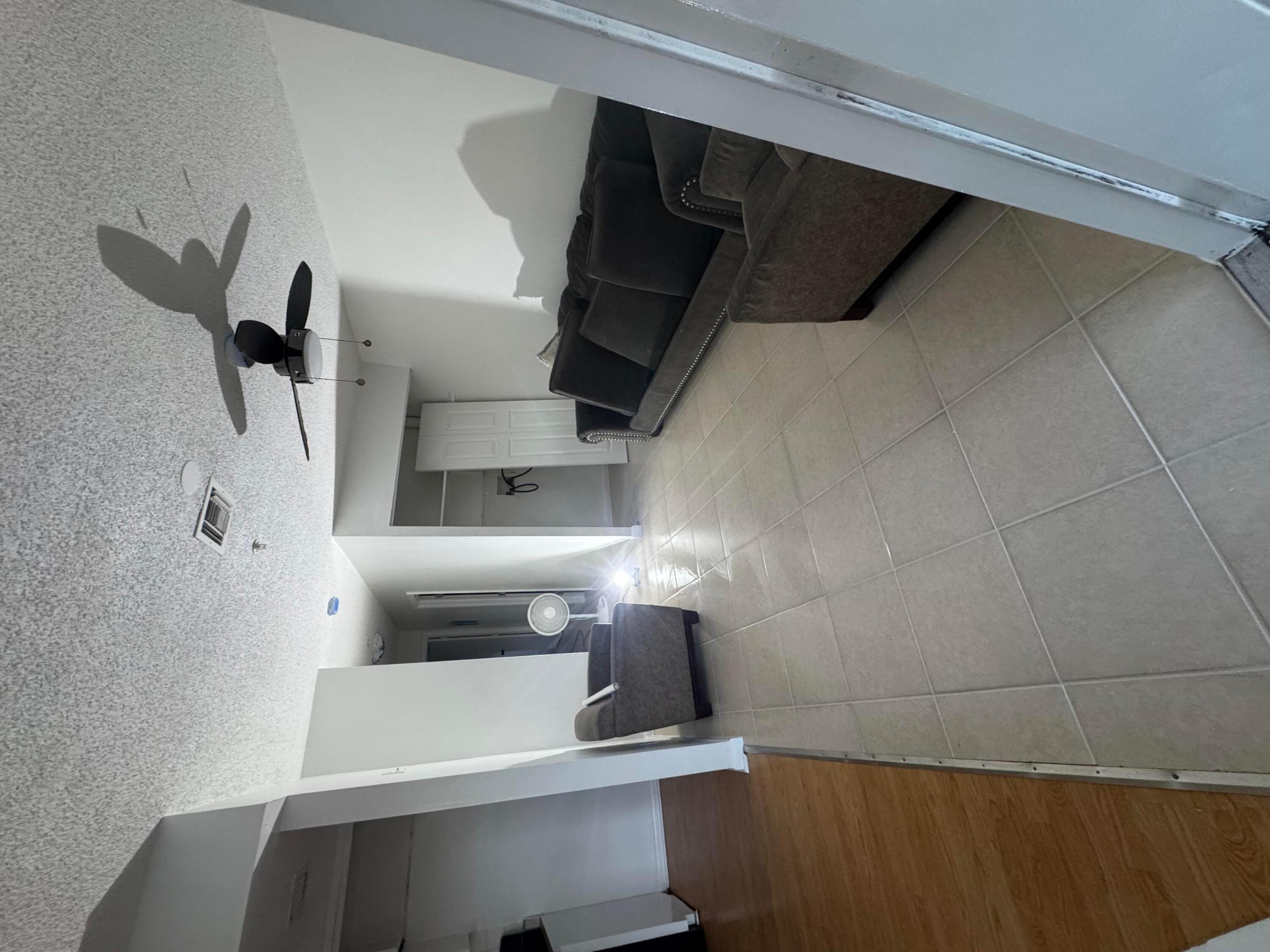 PALM BEACH FARMS CO 7 - Residential Lease