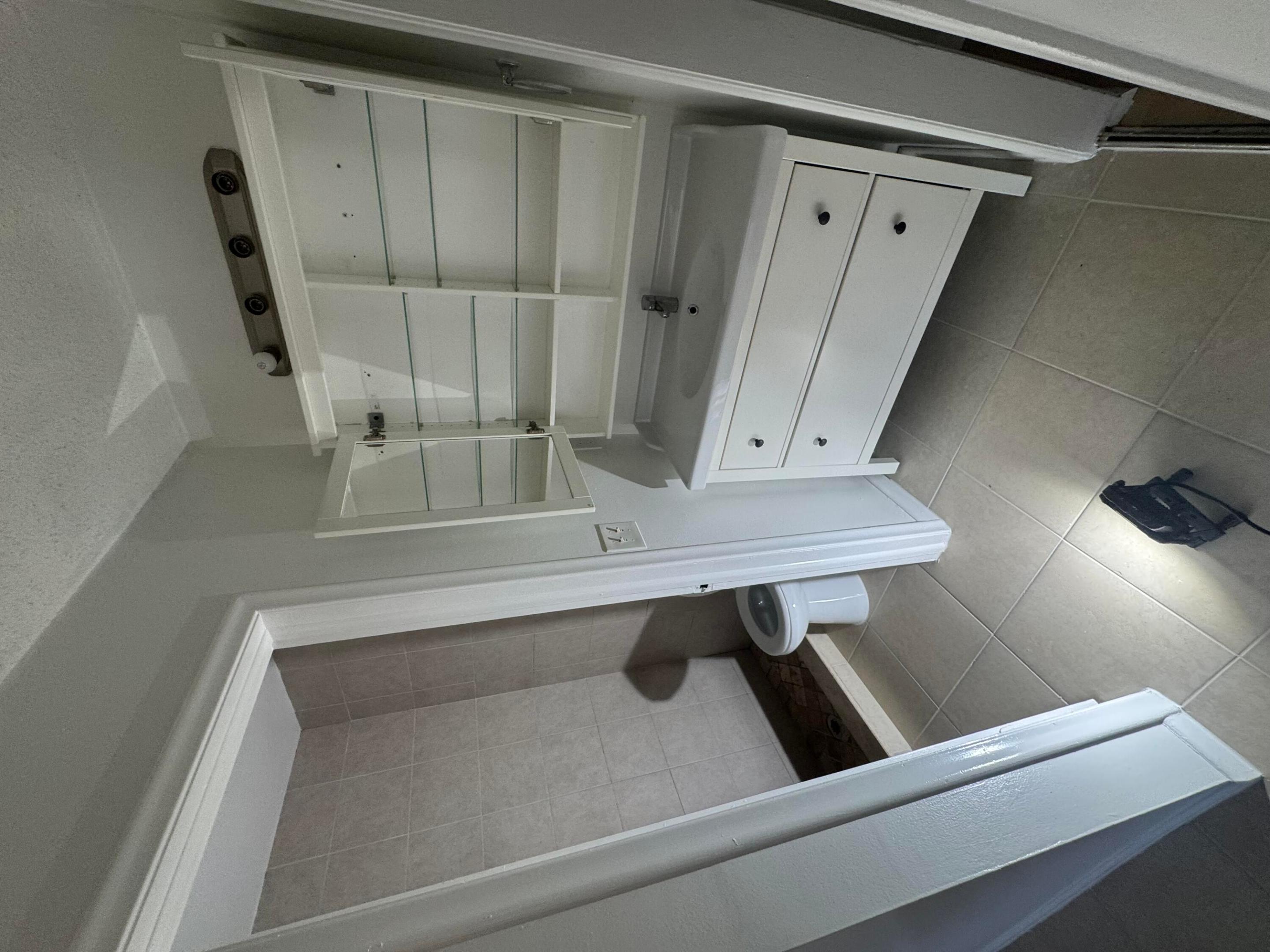 PALM BEACH FARMS CO 7 - Residential Lease