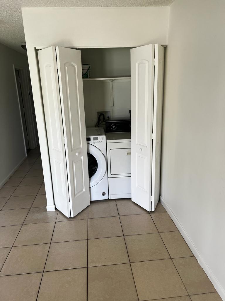 PALM BEACH FARMS CO 7 - Residential Lease