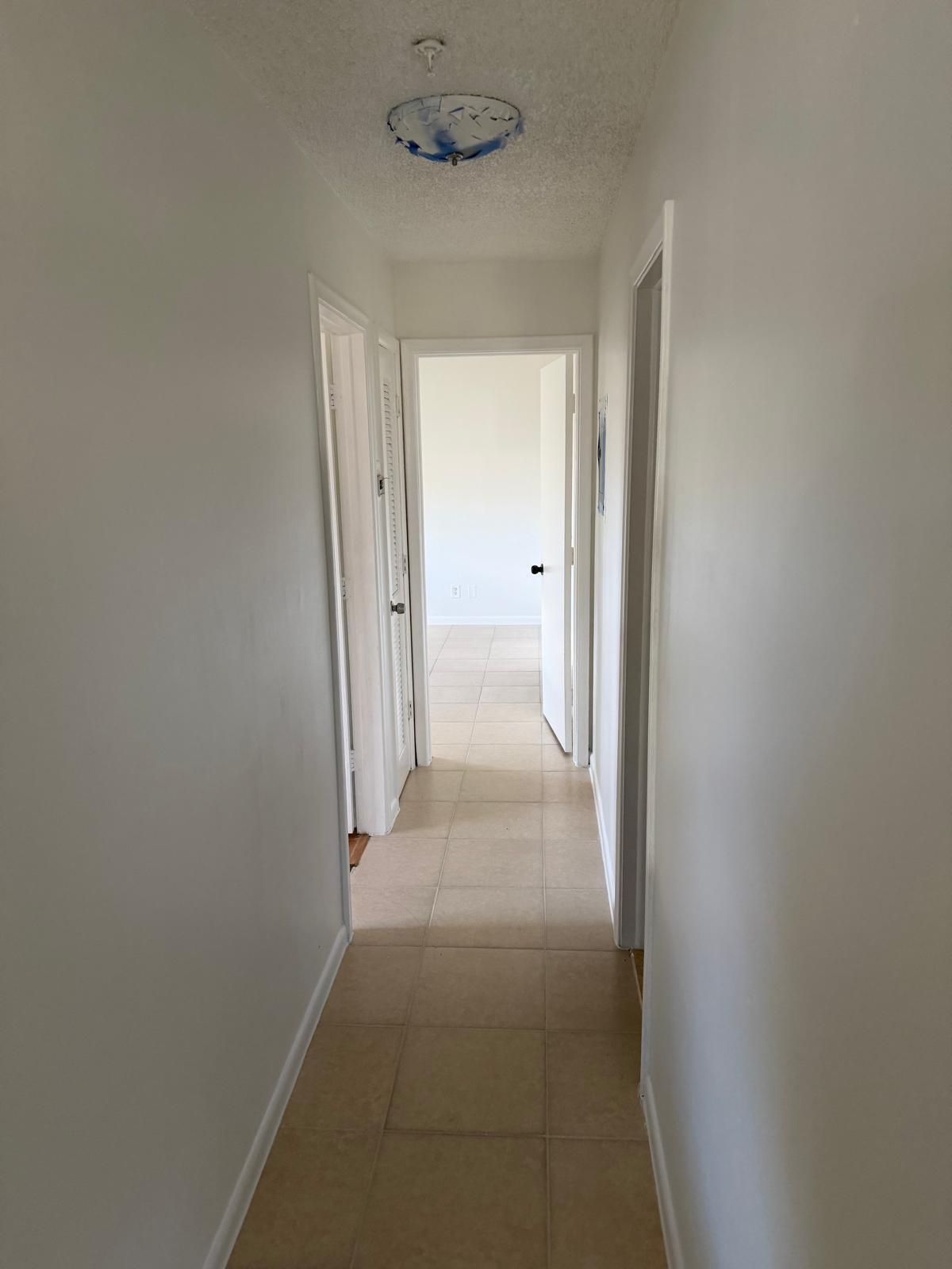 PALM BEACH FARMS CO 7 - Residential Lease